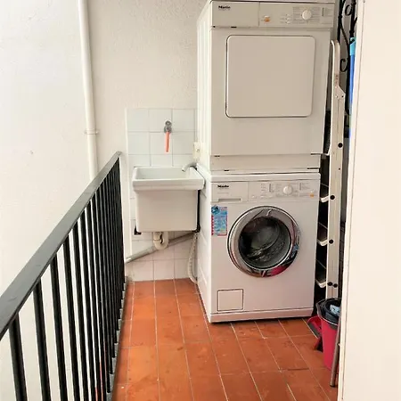 Serinyana - Acogedor Y Centrico Apartamento Con Amplia Terraza Cadaques