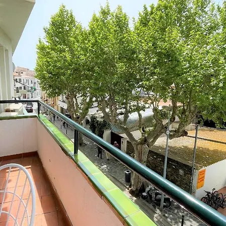 Serinyana - Acogedor Y Centrico Apartamento Con Amplia Terraza Apartamento Cadaqués