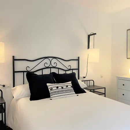 Serinyana - Acogedor Y Centrico Apartamento Con Amplia Terraza * Cadaqués